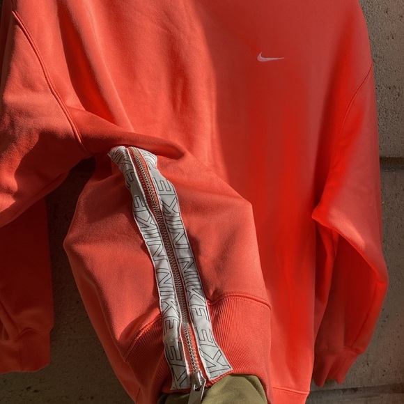 Nike Ladies Therma Fit Crew Neck - Picture 4 of 9